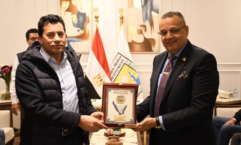 بالصور.. وزير الشباب والرياضة يلتقي محافظ جنوب سيناء بديوان المحافظة 1 472912584 2492124230993213 686929396551071340 n جريدة مؤسسة ايجي تايمز