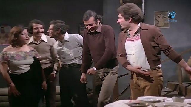 أبرز أعمالها ليالي الحلمية وإعدام طالب ثانوي.. وفاة الفنانة منى أبو الفتوح 2 مشهد من فيلم إعدام طالب ثانوي
