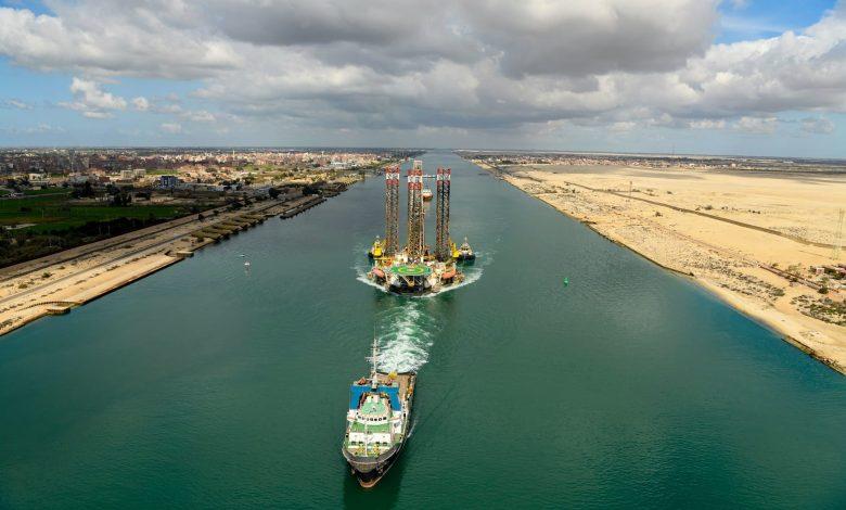 بالصور.. قناة السويس تشهد عبور الحفار ADMARINE260 مقطورًا في عملية عبور غير تقليدية 1 475768516 1136033051900447 7469706417346052021 n جريدة مؤسسة ايجي تايمز