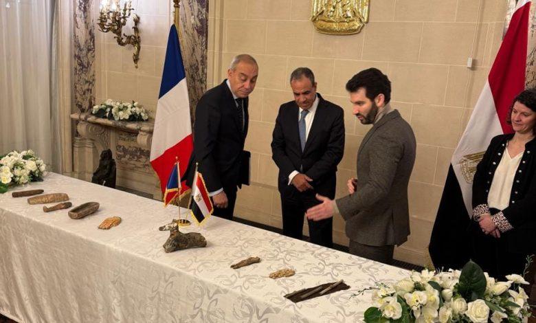 بالصور.. وزير الخارجية يحضر مراسم استرداد قطع آثرية مصرية بمقر السفارة المصرية في باريس 1 477504949 1145130000990752 5930049787811619139 n جريدة مؤسسة ايجي تايمز