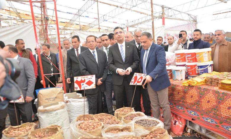 بالصور.. وزير التموين والتجارة الداخلية ومحافظ الشرقية يفتتحان معرض “أهلاً رمضان” بمدينة العاشر من رمضان 1 481071761 1153893970114355 7176939065144559780 n جريدة مؤسسة ايجي تايمز