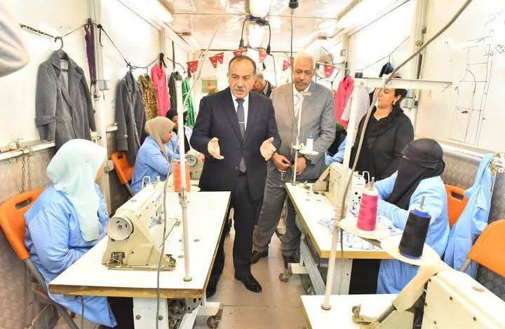 محافظ أسيوط يتفقد سير العمل بوحدة التدريب المتنقلة لأعمال الخياطة بمدينة أبوتيج 1 481822706 3512096095759419 8483799190620497069 n جريدة مؤسسة ايجي تايمز