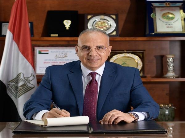 وزارة الري: الاستمرار في رفع درجة الاستعداد خلال أجازة عيد الفطر المبارك 1 وزير الري الدكتور هاني سويلم