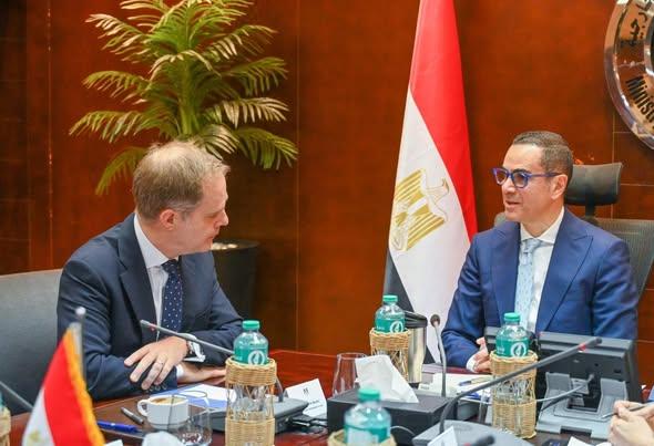 وزير الاستثمار والتجارة الخارجية يلتقي السفير البريطاني بالقاهرة لبحث سبل تعزيز التعاون الاقتصادي بين البلدين 1 489298128 1193524672817951 5236513047047914805 n جريدة مؤسسة ايجي تايمز