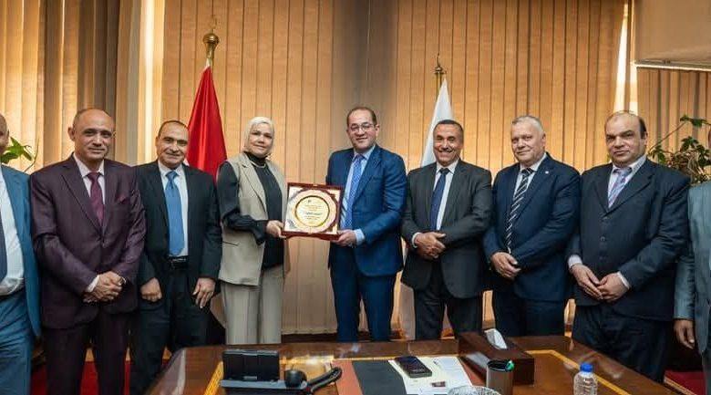 وزير المالية يكرم ٧ قيادات ضريبية متميزة بالقاهرة والجيزة والإسكندرية والقليوبية ودمياط 1 490133830 1873198240146437 2130236746667182530 n جريدة مؤسسة ايجي تايمز