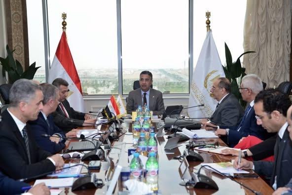 وزير التموين يجتمع مع رئيس مجلس إدارة شركة قها للأغذية المحفوظة لمتابعة خطط دعم السوق وتوافر المنتجات الغذائية 1 495307410 1218994760270942 5939027261492616262 n جريدة مؤسسة ايجي تايمز