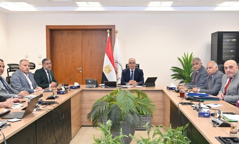 وزير الموارد المائية والري يتابع إجراءات تحسين منظومة إدارة وتوزيع المياه بالتحول لإستخدام التصرفات 1 499756663 1233360225501062 3521001310913528966 n جريدة مؤسسة ايجي تايمز