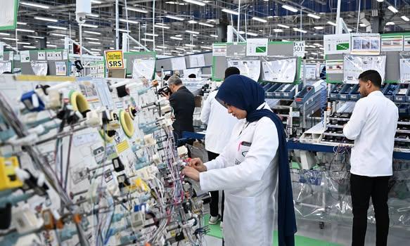 رئيس الوزراء فى العاشر من رمضان لافتتاح المصنع الجديد لـ "سوميتومو" العالمية لإنتاج الضفائر الكهربائية للسيارات 1 500034746 1232303975606687 2425603118290693157 n جريدة مؤسسة ايجي تايمز