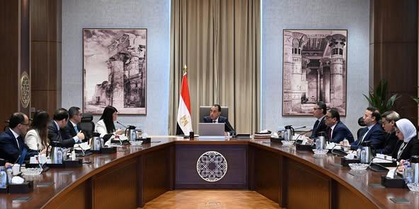 رئيس الوزراء يتابع موقف توافُر السلع الاستراتيجية والمخزون منها 1 500106060 1237885965048488 696753054092059106 n جريدة مؤسسة ايجي تايمز