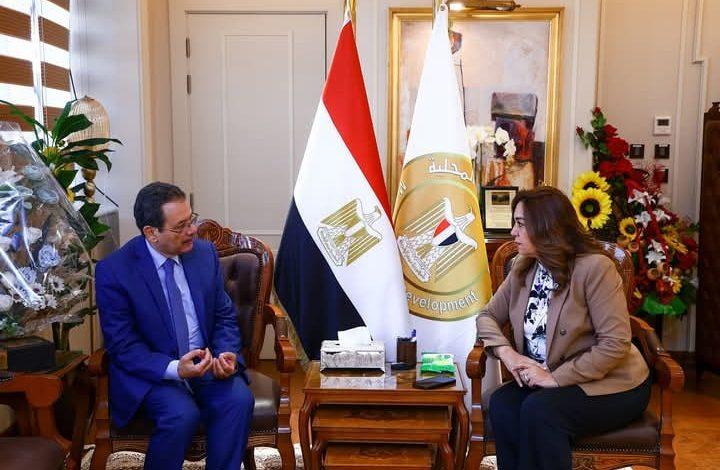عوض تلتقي وزير التنمية الإدارية الأسبق لاستعراض عدد من برامج وملفات عمل وزارة التنمية المحلية 1 502524129 24235870862686448 2481021253568026934 n جريدة مؤسسة ايجي تايمز