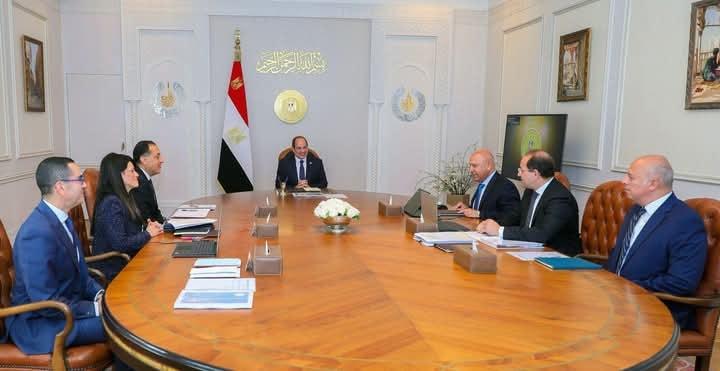 الرئيس السيسي يجتمع مع رئيس الوزراء وعدد من الوزراء 1 502526581 24236136449326556 4654493303632340423 n جريدة مؤسسة ايجي تايمز