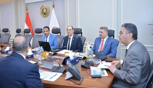 وزير التموين يعقد اجتماعًا مع رئيس مجلس إدارة شركة السكر والصناعات التكاملية لبحث خطط التطوير وتعزيز الإنتاج المحلي 1 503456640 1243191137851304 3502368090657719493 n جريدة مؤسسة ايجي تايمز