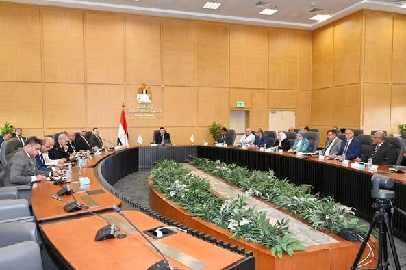 وزير الإسكان يعقد اجتماعًا للجنة التنسيقية العليا.. ويوجه رؤساء المدن الجديدة بالعمل على إجراءات ترشيد استهلاك الطاقة والمياه 1 509592191 1259194486250969 7422918561074941111 n جريدة مؤسسة ايجي تايمز