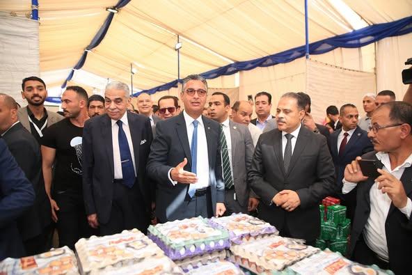 وزير التموين ومحافظ الشرقية يفتتحان سوق اليوم الواحد بالعاشر من رمضان 1 512572037 1934103367389257 6292612317717539858 n جريدة مؤسسة ايجي تايمز