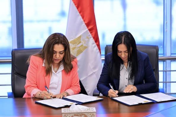 بالصور.. وزيرتا التضامن الاجتماعي والتنمية المحلية توقعان بروتوكول تعاون بشأن مشروع "أيادي مصر" 1 512788189 1264688545701563 4384003170596285751 n جريدة مؤسسة ايجي تايمز