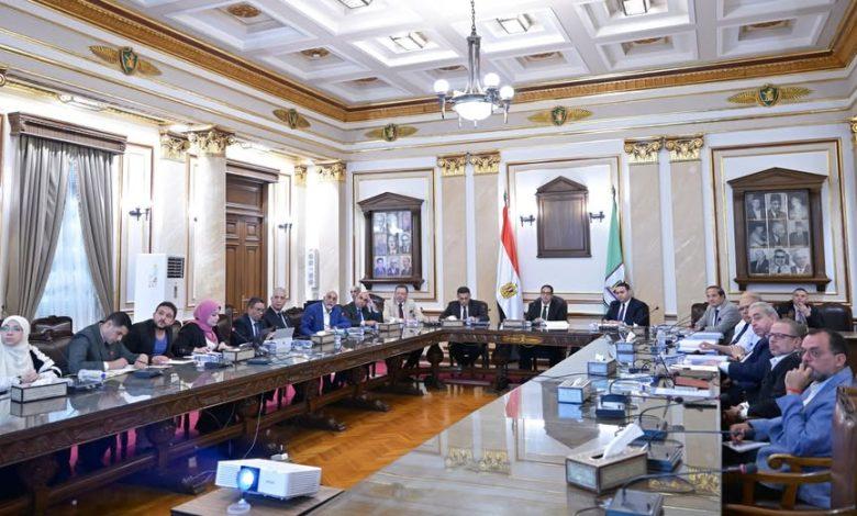 رئيس جامعة القاهرة يترأس اجتماع لجنة المنشآت الجامعية لمتابعة تنفيذ المشروعات الإنشائية الجاري تنفيذها بالجامعة 1 515491731 4104395593212304 6375004264812687411 n جريدة مؤسسة ايجي تايمز