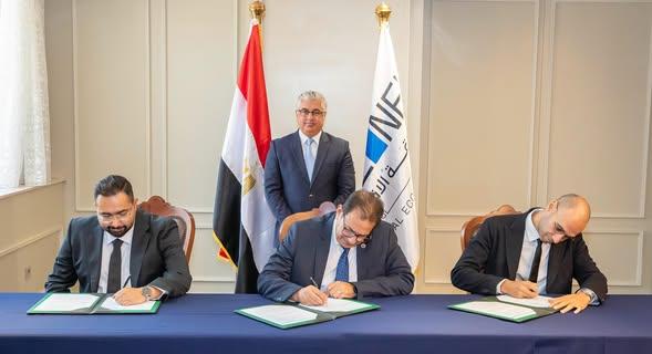 بالصور.. رئيس اقتصادية قناة السويس يشهد توقيع عقد توسعات مشروع شركة النيل لإعادة تدوير البلاستيك 1 517762708 1283137003856717 6827695991488941702 n جريدة مؤسسة ايجي تايمز