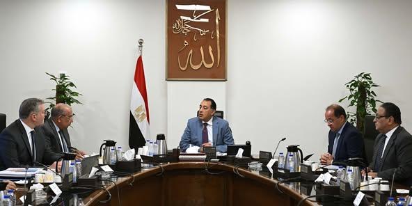 رئيس الوزراء يتابع إجراءات توفير الاعتمادات المالية المطلوبة للمواد البترولية اللازمة لتشغيل محطات الكهرباء 1 517950489 1281229570714127 6849456279714072437 n جريدة مؤسسة ايجي تايمز