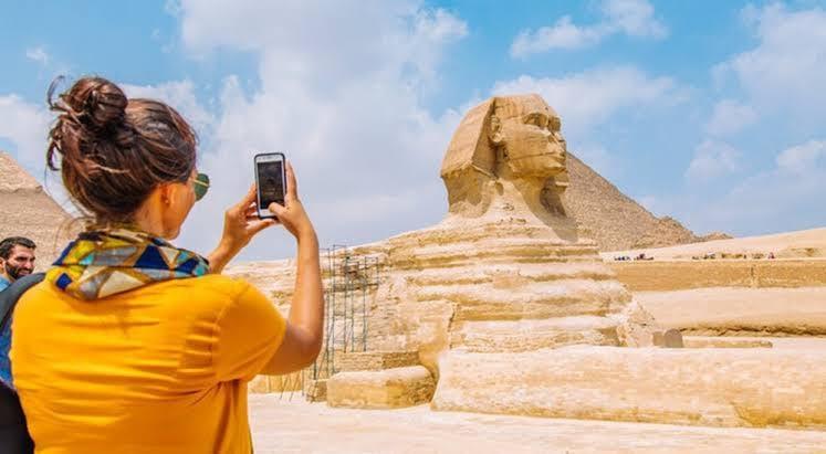 وزير السياحة والآثار يصدر قراراً وزارياً بزيادة أجر المرشد السياحي في مصر 1 resize 6 جريدة مؤسسة ايجي تايمز