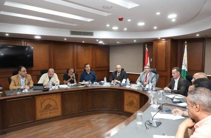 محافظ الجيزة يعقد اجتماعًا تنسيقيًا لمتابعة ملفات العمل الحيوية وتحسين مستوى الخدمات للمواطنين 1 530831347 24807039895569539 4618265981703953441 n جريدة مؤسسة ايجي تايمز
