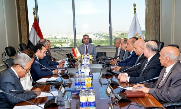 وزير التموين يجتمع مع قيادات الشركة القابضة والشركات التابعة لمتابعة توافر السلع وضبط الأسواق 1 539951174 1325826149587802 6417219229558760510 n جريدة مؤسسة ايجي تايمز