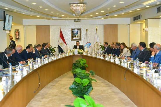خلال اجتماع وزير التموين بشركات الزيوت.. المستشار السيد بسيوني: قررنا تخفيض أسعار "أرما" دعما للمواطن وتخفيفا للأعباء المعيشية 1 541052181 1824297064834655 4284464135482765427 n جريدة مؤسسة ايجي تايمز