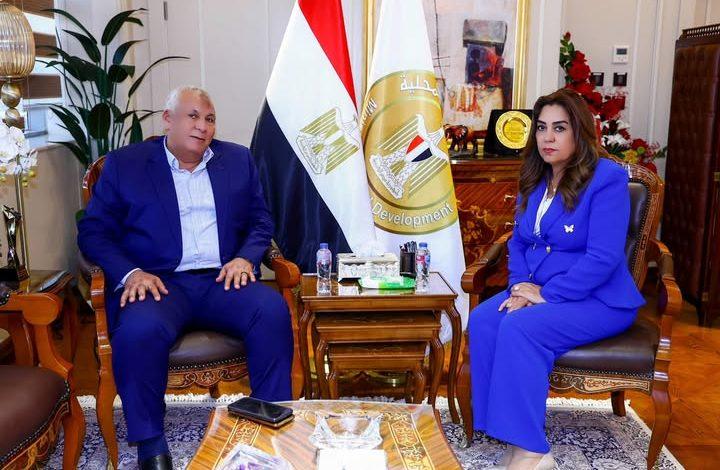 وزيرة التنمية المحلية تبحث مع محافظ الوادي الجديد الموقف التنفيذي للمشروعات التنموية والخدمية 1 541632930 1329337889236628 5144276950314044855 n جريدة مؤسسة ايجي تايمز