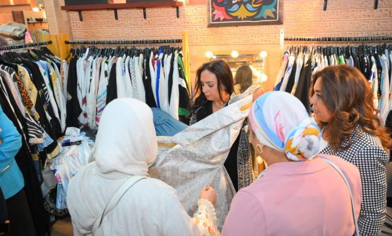 بالصور.. وزيرة التضامن الاجتماعي تتفقد جناح صندوق "دعم الصناعات الريفية والبيئية" المشارك في معرض "تراثنا" 1 557817460 1358606572976426 2087392537028062161 n جريدة مؤسسة ايجي تايمز