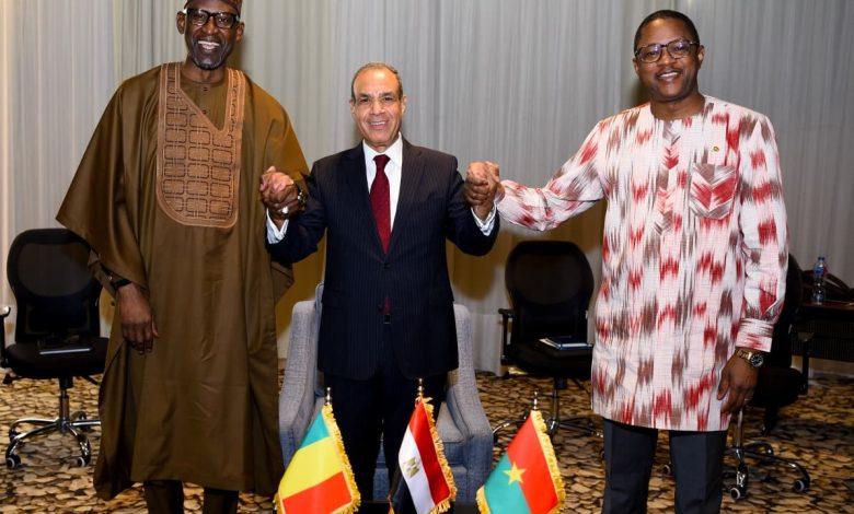 وزير الخارجية يعقد لقاءً ثلاثيًا مع نظيريه المالي والبوركيني على هامش منتدى أسوان للسلام والتنمية المستدامين 1 565829180 1375130031324080 8943139783248516994 n جريدة مؤسسة ايجي تايمز