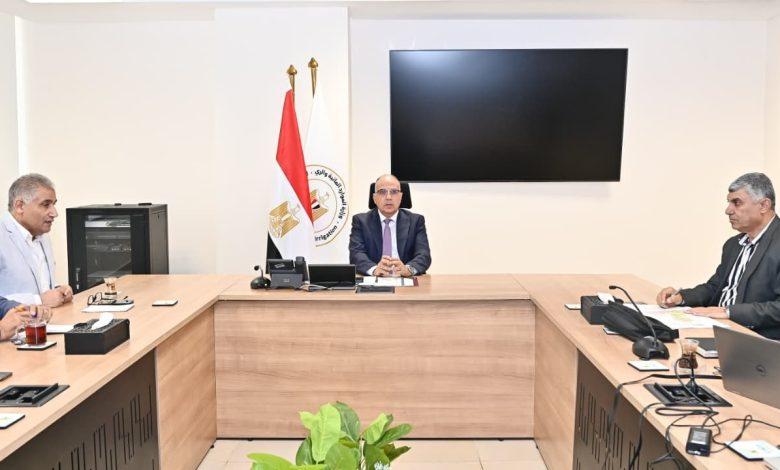 الدكتور سويلم يتابع حالة المنظومة المائية وإجراءات تطوير منظومة إدارة وتوزيع المياه 1 571778574 1380025044167912 238065629380872223 n جريدة مؤسسة ايجي تايمز