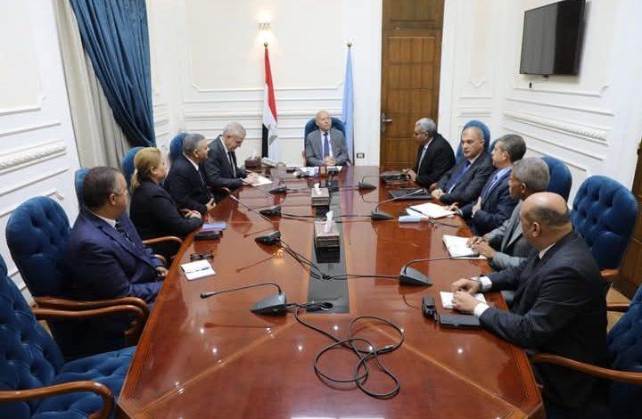 محافظ القاهرة فى لقائه ببعض رؤساء الأحياء يشدد على التواجد الميدانى الدائم بالشارع 1 572272746 25570509792555875 2575527391091267177 n جريدة مؤسسة ايجي تايمز