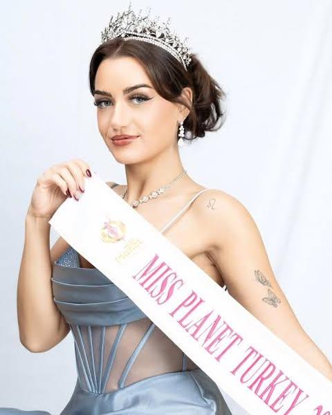 رجل الأعمال سيد الجارحي على موعد مع ملكة جمال الكوكب لعام 2025 التركية "سارينا جينز" 3 592014520 25341161932201478 7231113612480574996 n جريدة مؤسسة ايجي تايمز