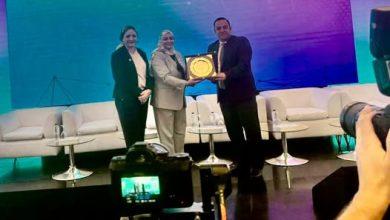 تكريم الدكتورة داليا لطفى رئيس روتاري هليوبوليس النزهة بالمؤتمر الخامس لإدارة التفتيش الصيدلي والصيدلة 2 589966631 866122675832371 5490401998966760123 n جريدة مؤسسة ايجي تايمز