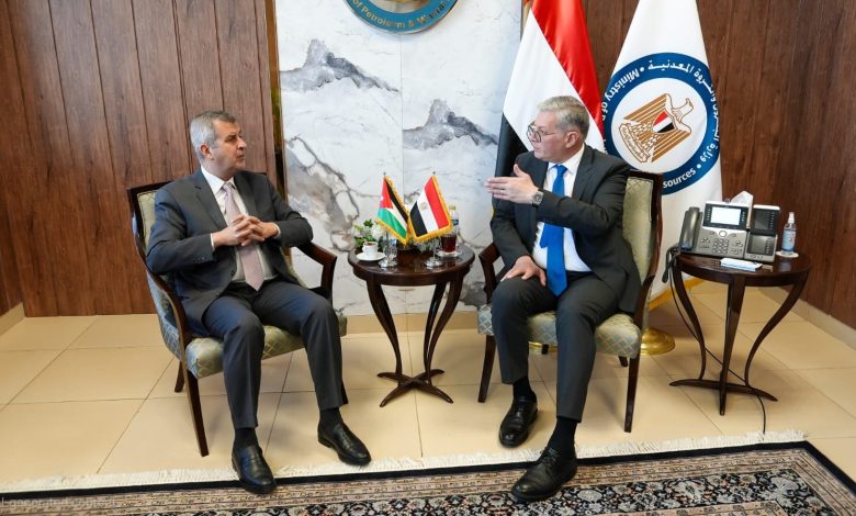 خلال مباحثات مشتركة بين البلدين.. زيادة فرص التعاون المصري - الأردني في مجالات البترول والغاز الطبيعي والتعدين 1 599653289 1429272735909809 5478016708502485601 n جريدة مؤسسة ايجي تايمز