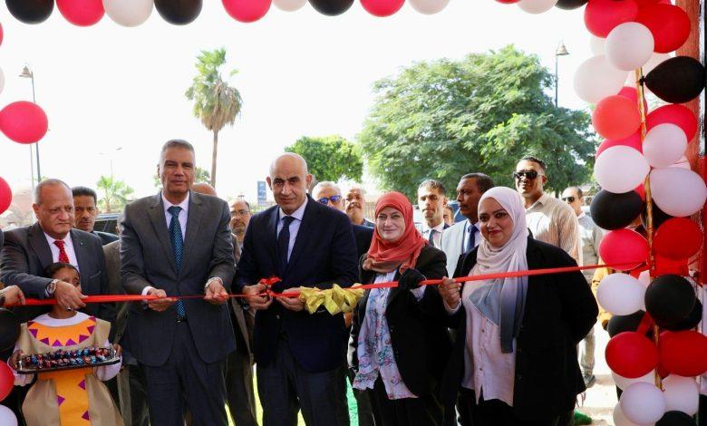 في ختام جولته بمحافظة أسوان: وزير التربية والتعليم ومحافظ أسوان يفتتحان مشروع الصيانة الشاملة لرفع كفاءة وتطوير مدرسة أحمد أبا زيد الرسمية للغات 1 600348729 1427653696071713 3044328102628174285 n جريدة مؤسسة ايجي تايمز