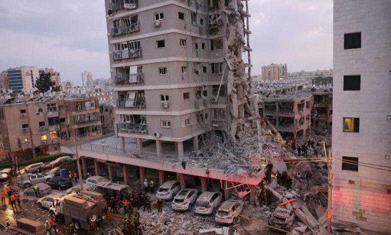 إيران: 5 قتلى و25 مصابا في هجوم أمريكي إسرائيلي على مناطق سكنية بـ همدان 1 2025 06 15T024915Z 212676877 RC2Q2FASTZ4M RTRMADP 3 IRAN NUCLEAR ISRAEL MISSILES جريدة مؤسسة ايجي تايمز