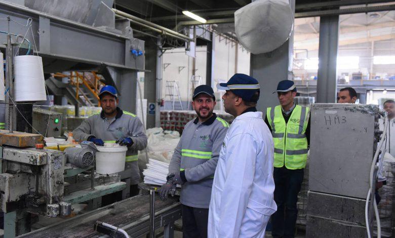 وزير العمل يختتم جولته بالجيزة بتفقد مصنع "سكيب للدهانات" ذات الاستثمار "المصري الهندي".. صور 1 645447152 1495473189289763 9146955324949960876 n جريدة مؤسسة ايجي تايمز