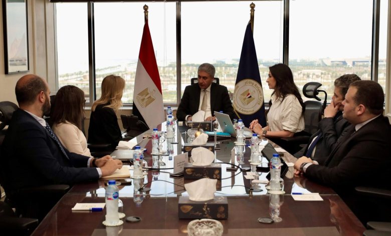 وزير السياحة والآثار يبحث مع مدير شركة “فيزا” مصر وليبيا والسودان آفاق الشراكة الاستراتيجية لدعم تجربة السائح في مصر 1 667853707 1527941502709598 6797415811858389618 n جريدة مؤسسة ايجي تايمز